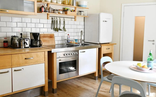 JETHON Studio-Appartement im Grünen