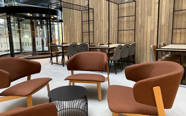 Skyline Airport Hotel