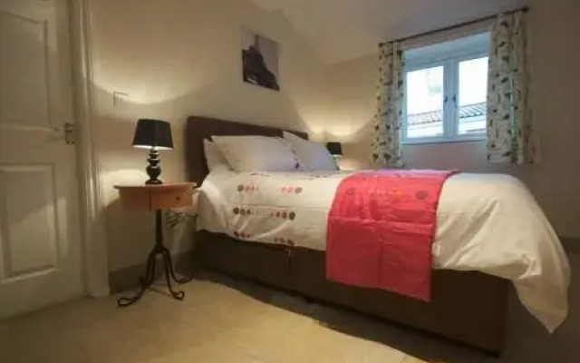 Treetops Cottages & Spa