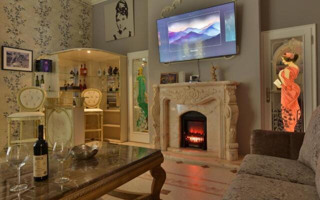 Roza Luxury Apartment