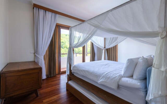 Large 6 Bed Luxury Villa on the Golf Course (PHJ)