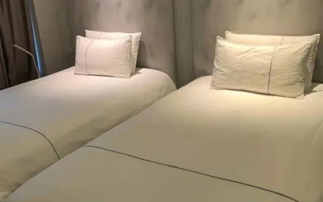 Magnotel Hotel (Feidong Platinum Center Baogong Avenue)