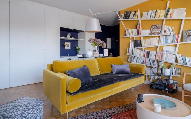 Eiffel Tower Design Residence