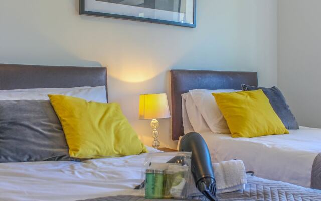 West Swindon Serviced Apartment
