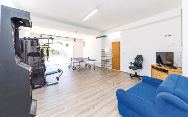 Nice Home in Kastel Kambelovac With Wifi and 4 Bedrooms