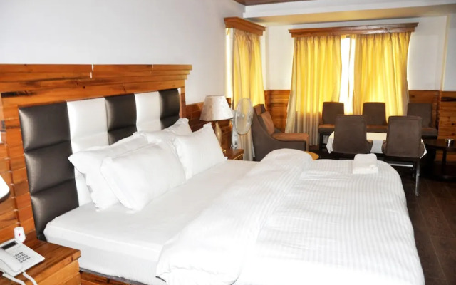 Waii Inetrnational Hotel