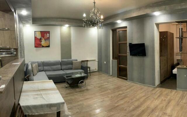 Comfy Apartment in Yerevan By Home Elite