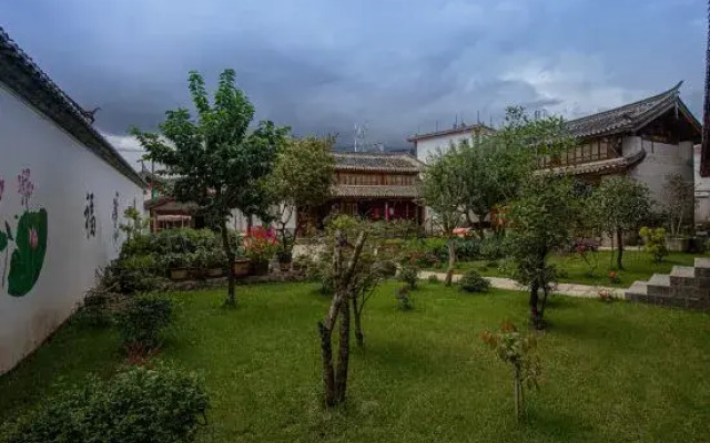 Lijiang Wenfu Courtyard Inn
