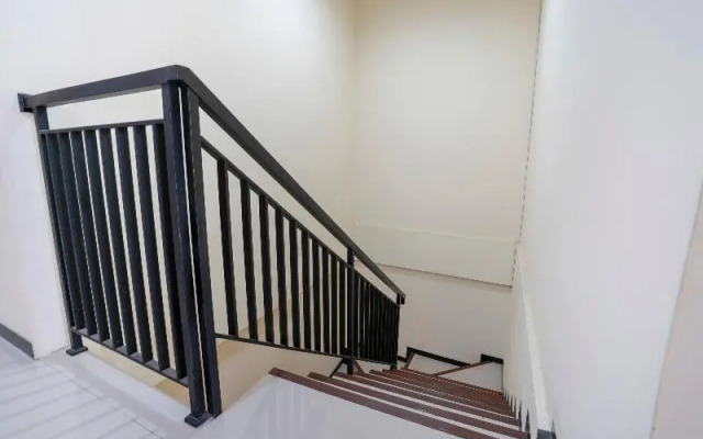 Oyo 3800 Kalidami Residence Syariah