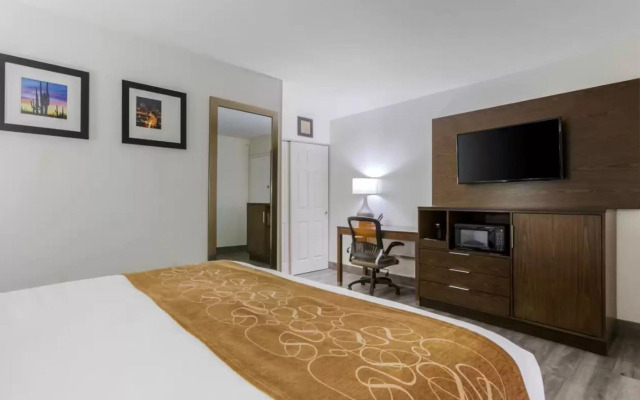 Comfort Suites at Sabino Canyon