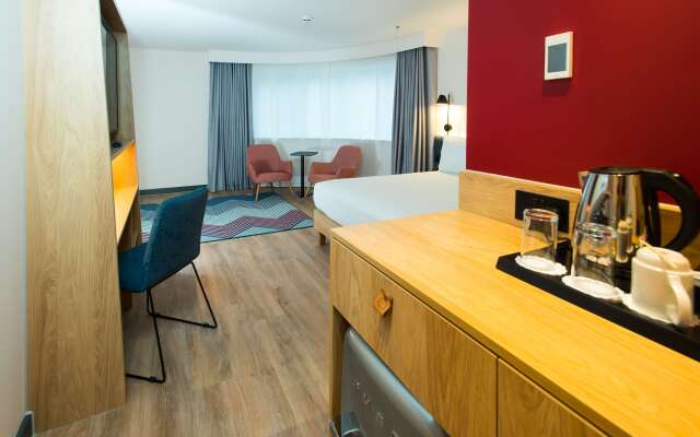 Hampton by Hilton London Park Royal