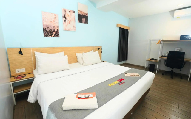 Front One Hotel Pasir Koja Bandung