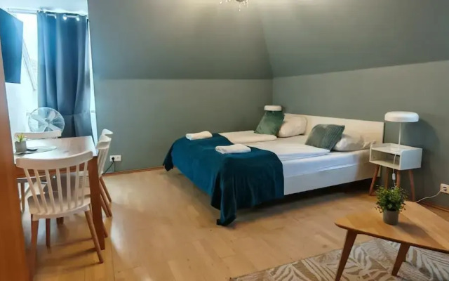 Charming 2 Apartments For Extended Stays