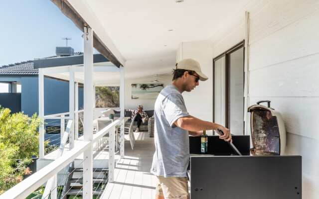 Oceanview Family Beach House with Sauna