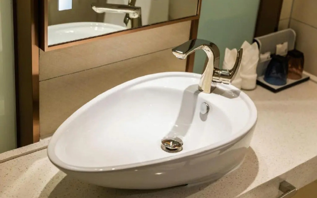 Huashuyi Hotel (Shanghai Jinshan City Beach Branch)