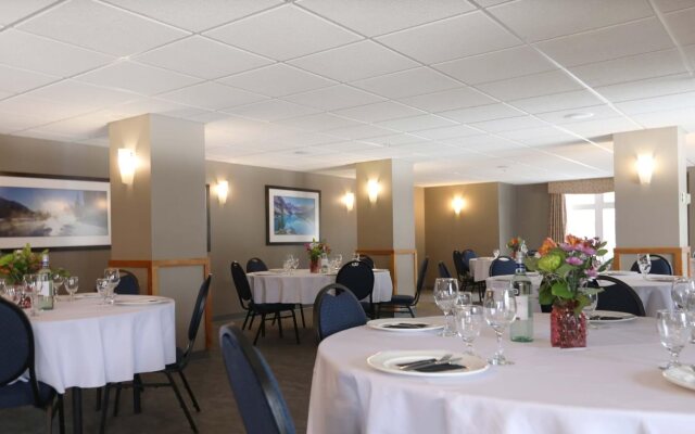 Windtower Lodge & Suites