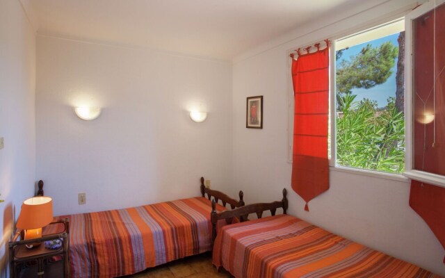 Cosy Holiday Home in CargÃ¨se Corse-du-Sud near Sea