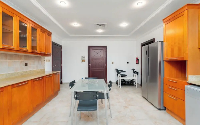 Private Palm Villa - Mint Stay