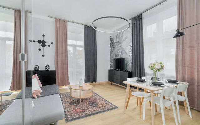 Poznan 3rd Floor Studio for 2 by Renters