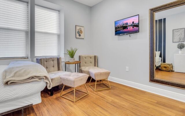 Brewerytown Balcony Retreat 2BR Haven