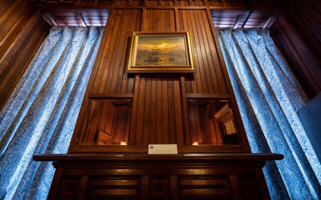 Traveler's Rest Hotel