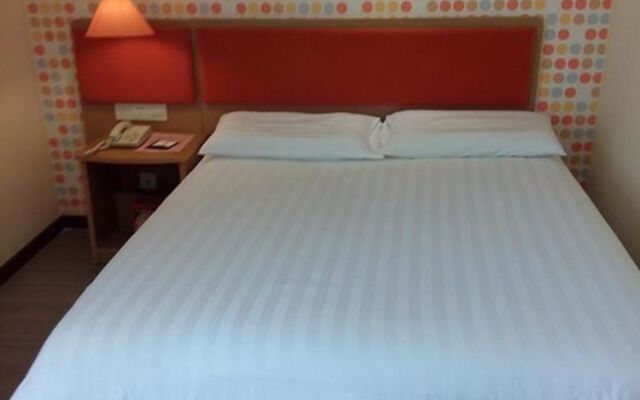 Home Inn Urumqi Pedestrian Street