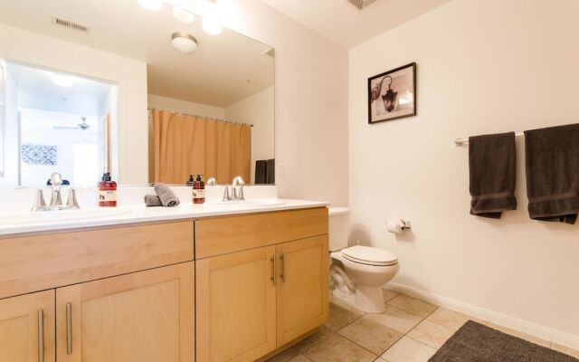 6BD Hollywood Stars Walk of Fame Suite