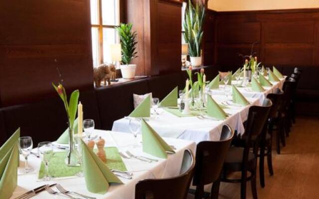 Linde Restaurant & Hotel