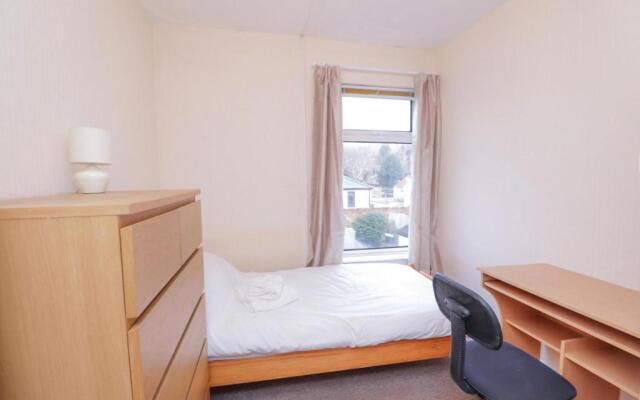 Superb 4 Double Bedroom House Lincoln