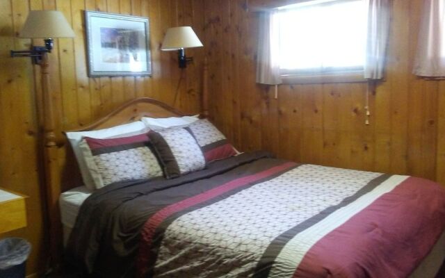 Riverside Lodge & Retreat