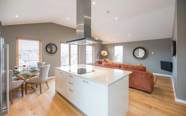 Woodbridge Penthouse