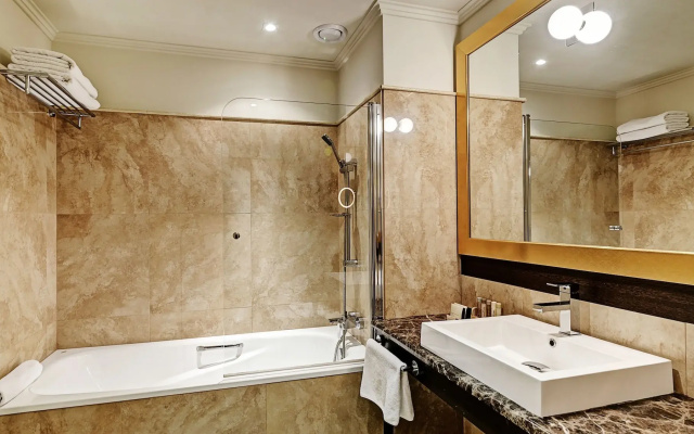 Grandezza Hotel Luxury Palace