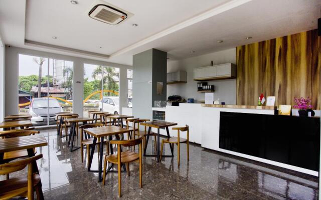 Collection O Bekasi Timur Near Gedung Juang Formerly Regia Tambun