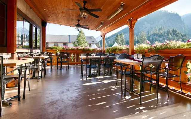 Icicle Village Resort