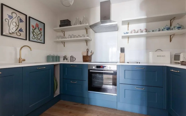 Tite Street IX by Onefinestay