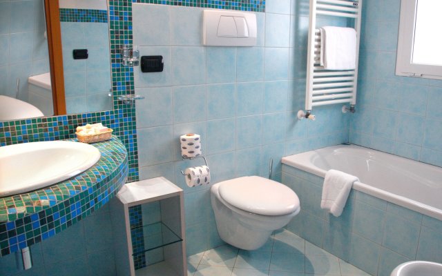 International Hotel & Suite