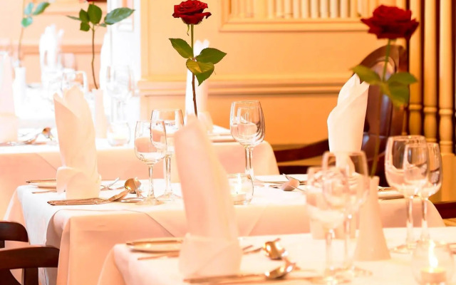 Castlecourt Hotel