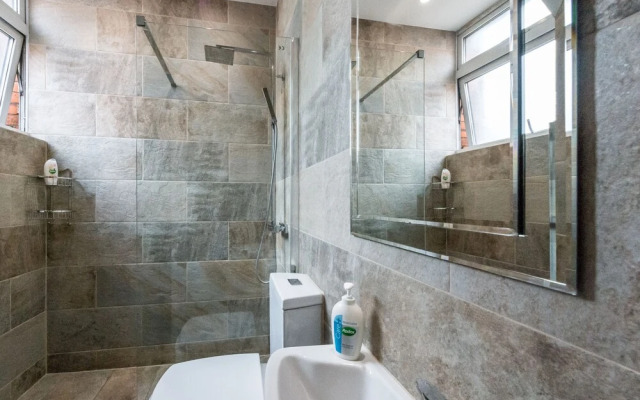 Stylish Apartment 12 Minutes Tube to Oxford Street With Free Wifi and air con