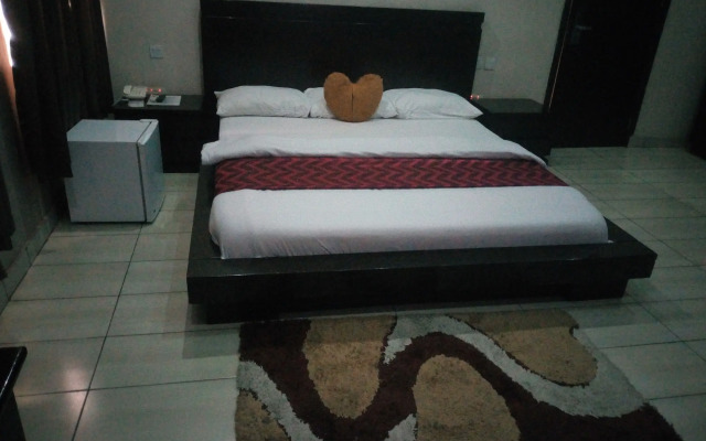 Peak Court Hotels