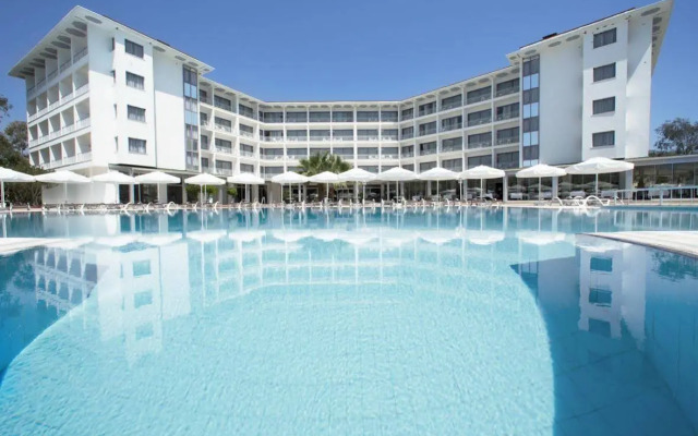 Le Monde Beach Resort & Spa