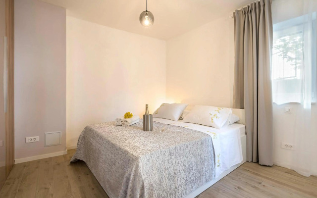 Studio Apartments Petar in old part of town