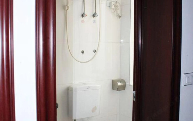 Wudangshan Dazhong Hotel