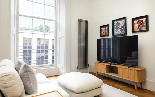Modern studio in Edinburgh West End