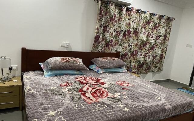 Oyibi New Furnished House - Charming 3 Bedroom