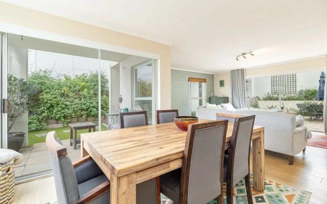 3 Bedroom Family Home - Houtbay