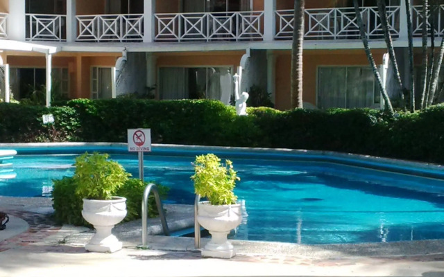 Coco Reef Resort and Spa