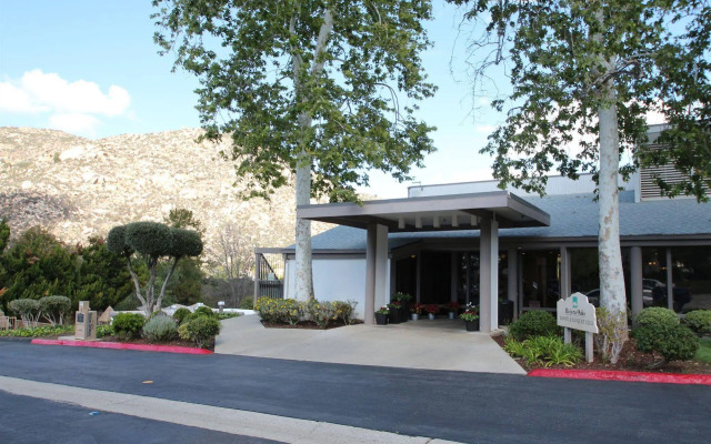 Riviera Oaks Resort