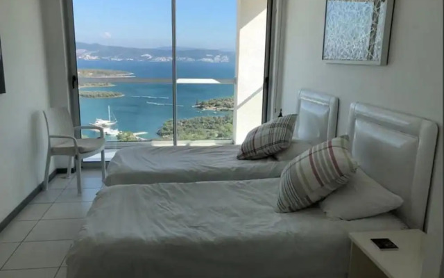 2 Bed Penthouse Apartment With Stunning Sea View