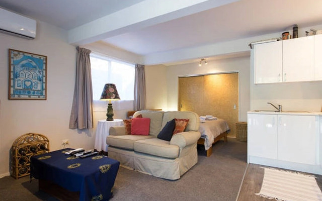 Cool little bedsit. Great holiday base.