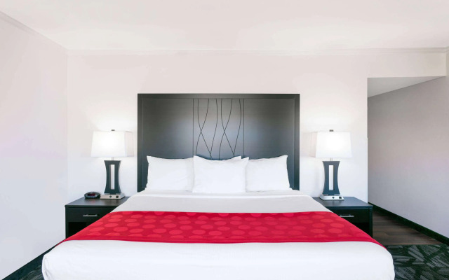 Ramada by Wyndham Tuscaloosa